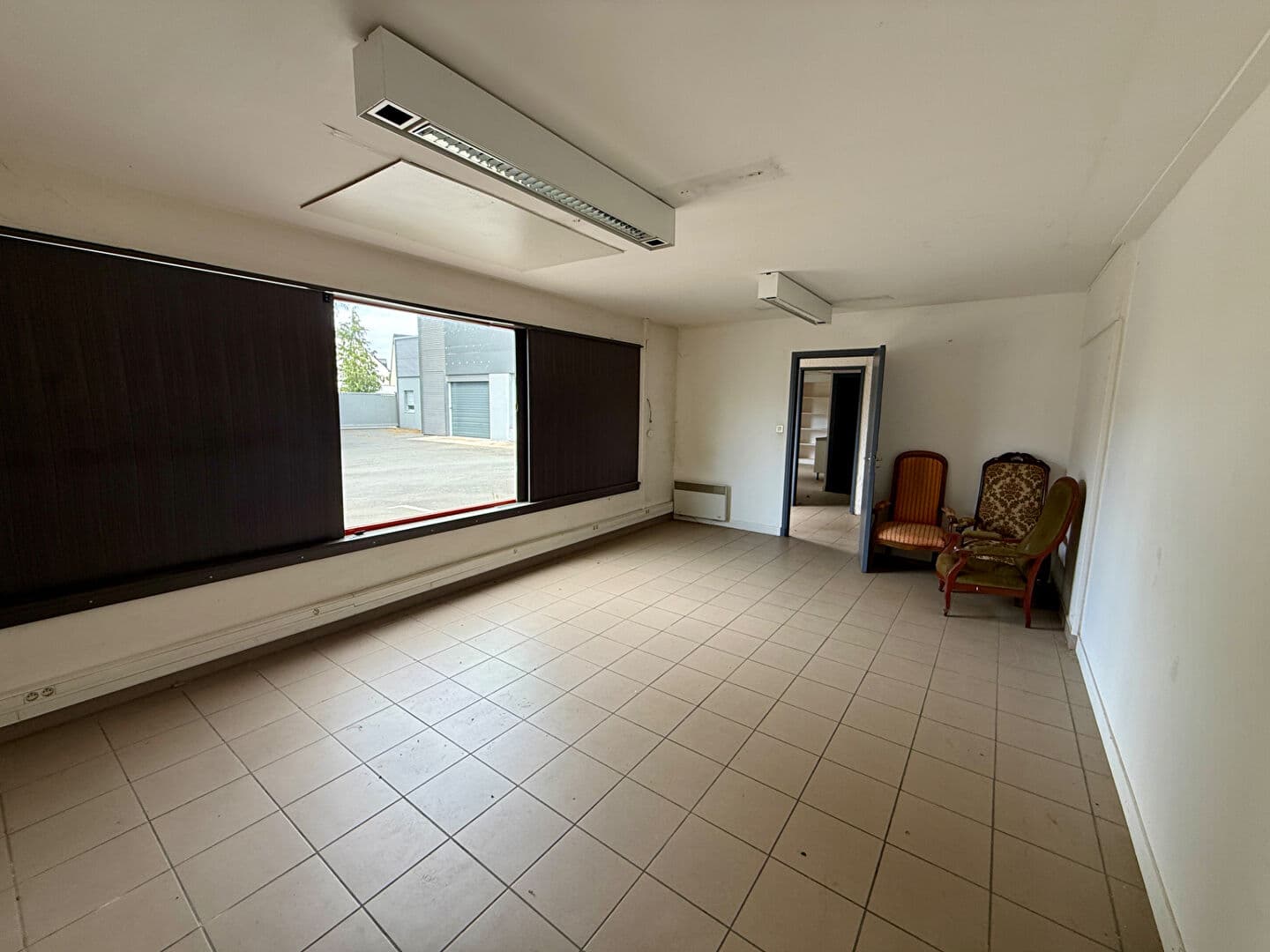 VITRE  - LOCAL INDUSTRIEL - A VENDRE — Photo 2