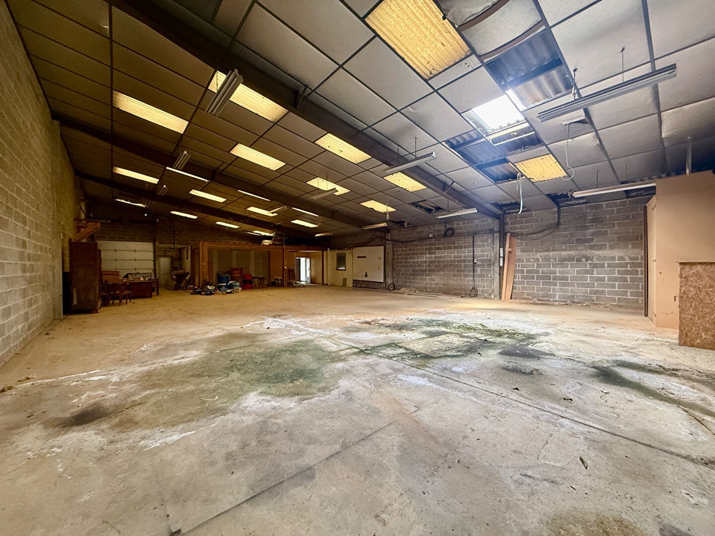VITRE  - LOCAL INDUSTRIEL - A VENDRE — Photo 3