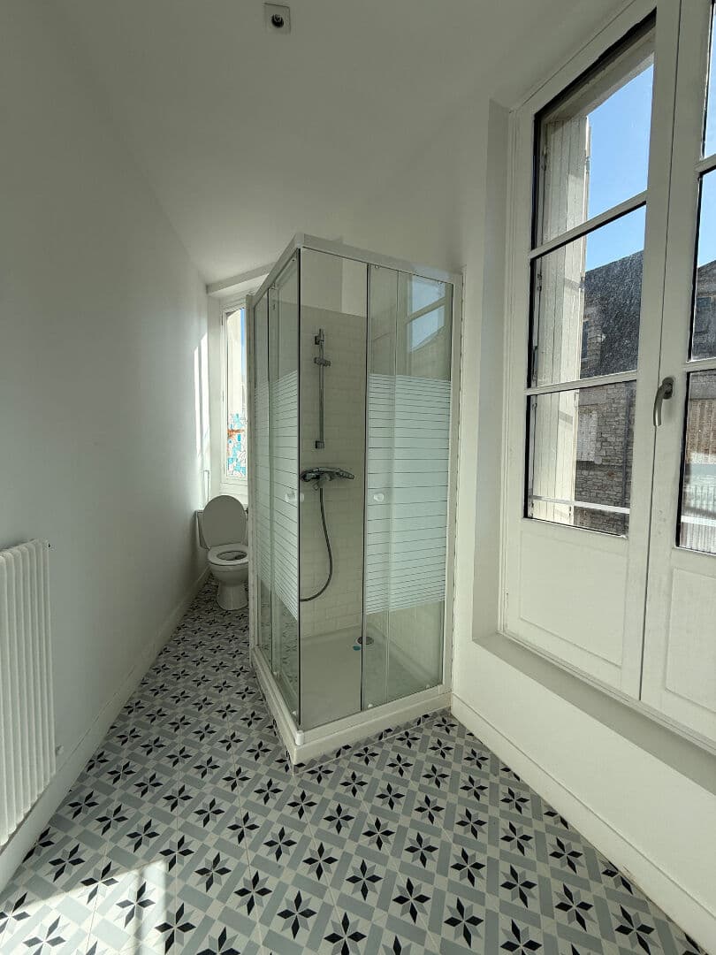 VITRE - A LOUER - APPARTEMENT — Photo 3