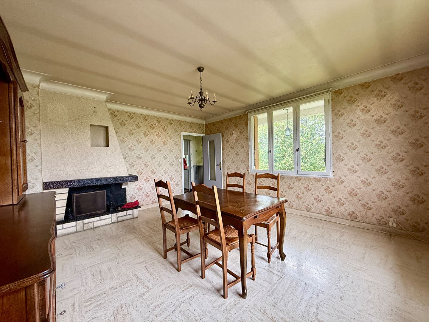MAISON - A VENDRE - ETRELLES — Photo 2