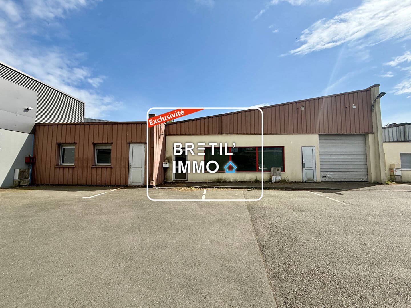 Local pro  pièces à VITRE